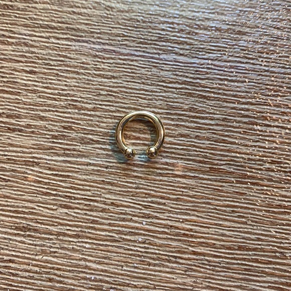 Gold ear hook - Picture 2 of 3